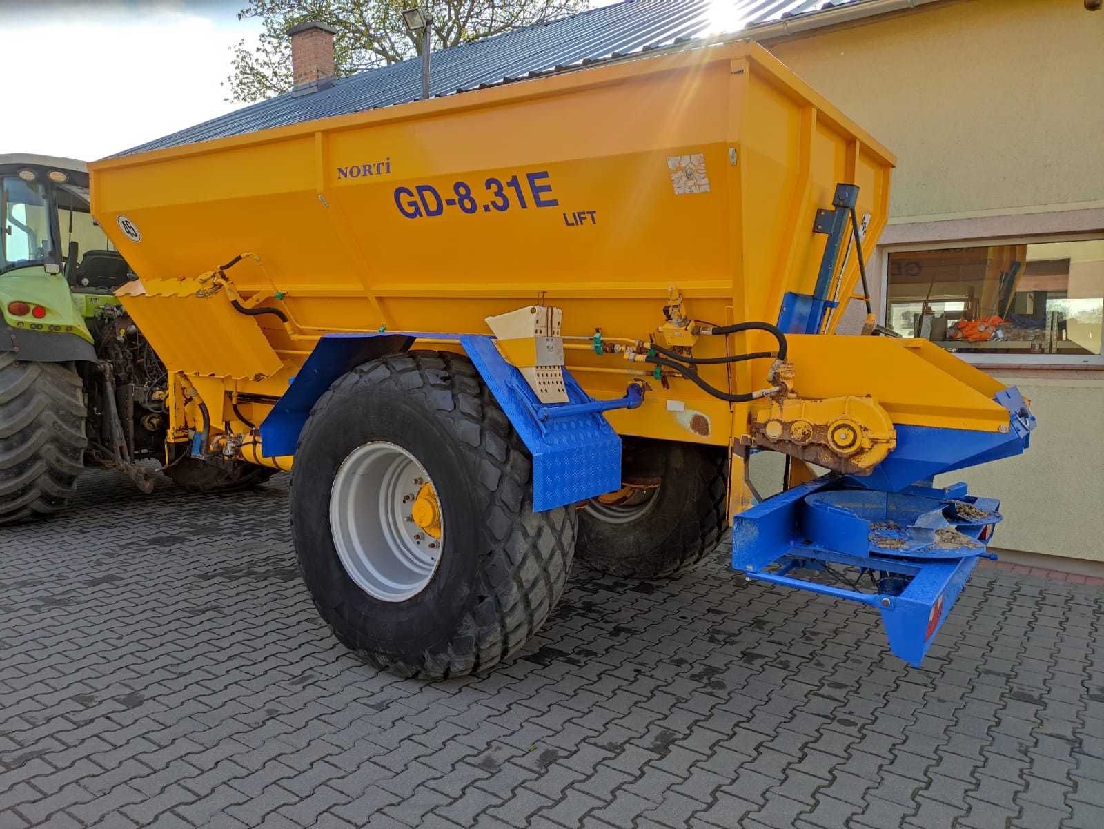Rozsiewacz wapna,nawozów Norti 8T,Gustrower,Bredal