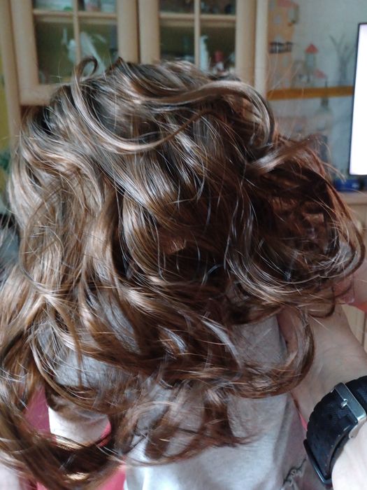 Peruka  włosy jak oryginalne.