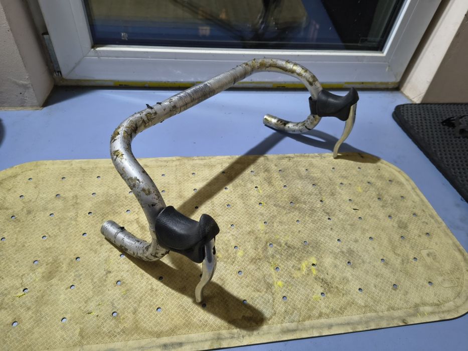 Руль шосе з гальмівними ручками LeeChi road aero