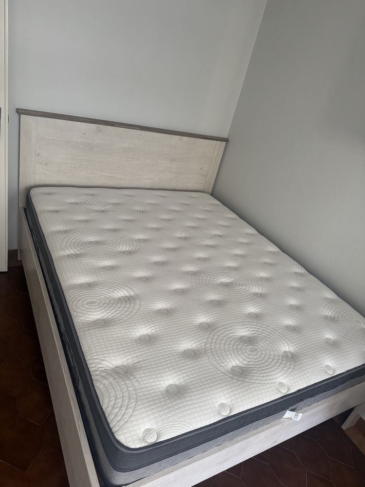 Cama com Colchão