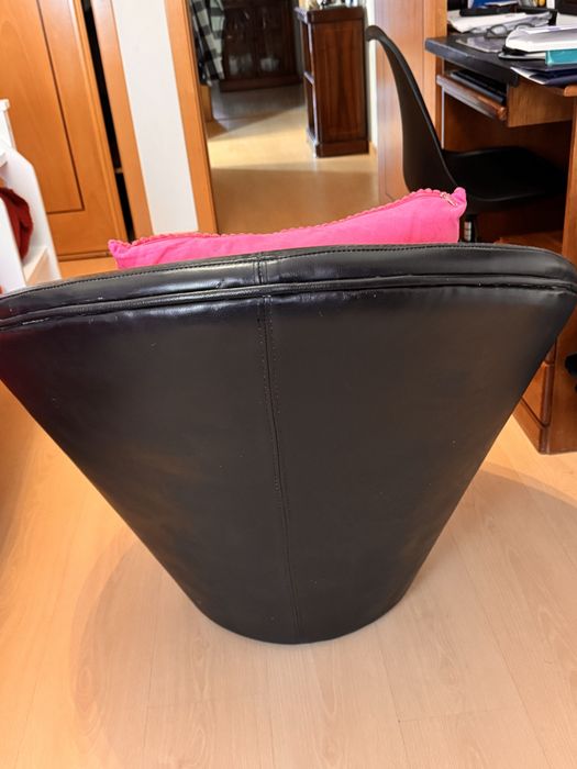 Sofa individual, como novo, perfeito para sala, quarto ou escritorio..