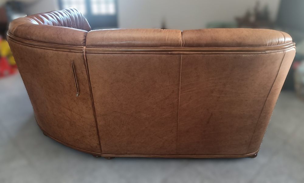 Sofá de canto em pele