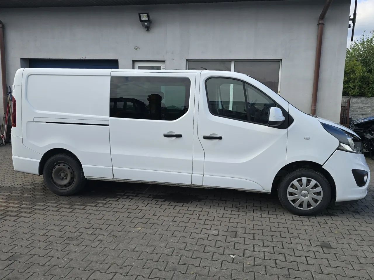 Opel Vivaro Diesel 125kM 5 Osobowy+Paka navi Ledy Tempomat hak