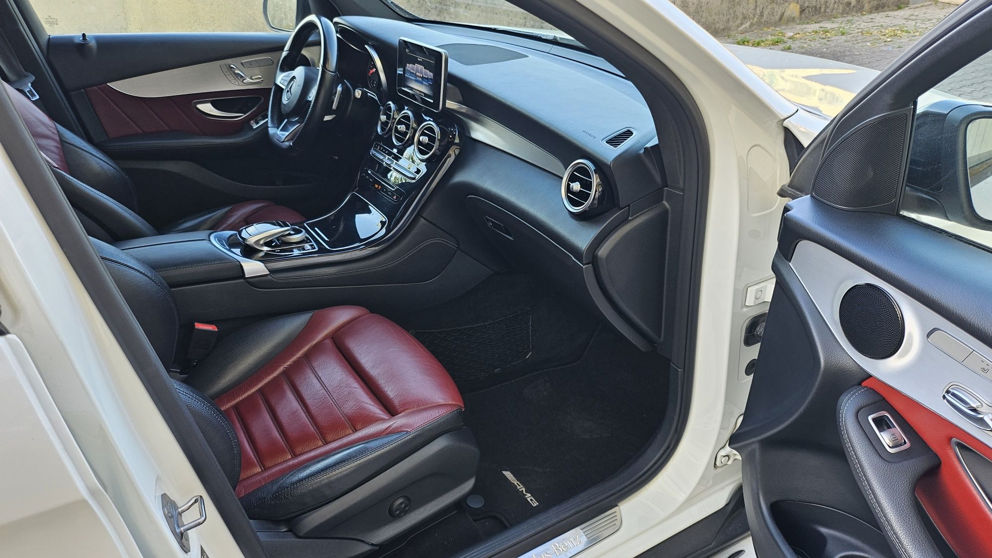 MERCEDES GLC 250 AMG