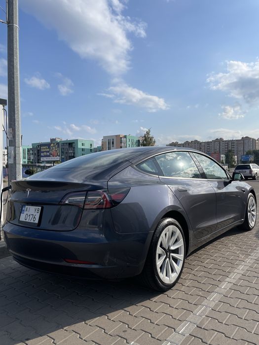 Продам Tesla model 3