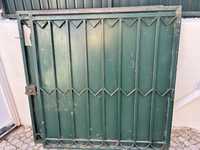 Green metal gate in good condition with lock