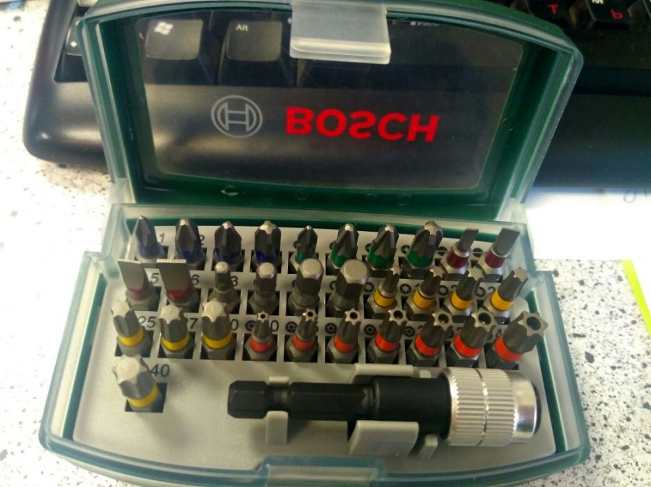Набір бит для шуруповерта з 32шт. BOSCH Безкоштовна ОЛХ дост.Укрпоштой
