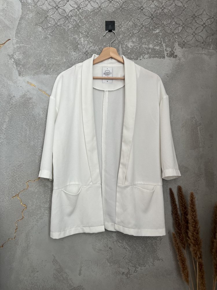 Biala marynarka narzutka zakiet blazer House oversize