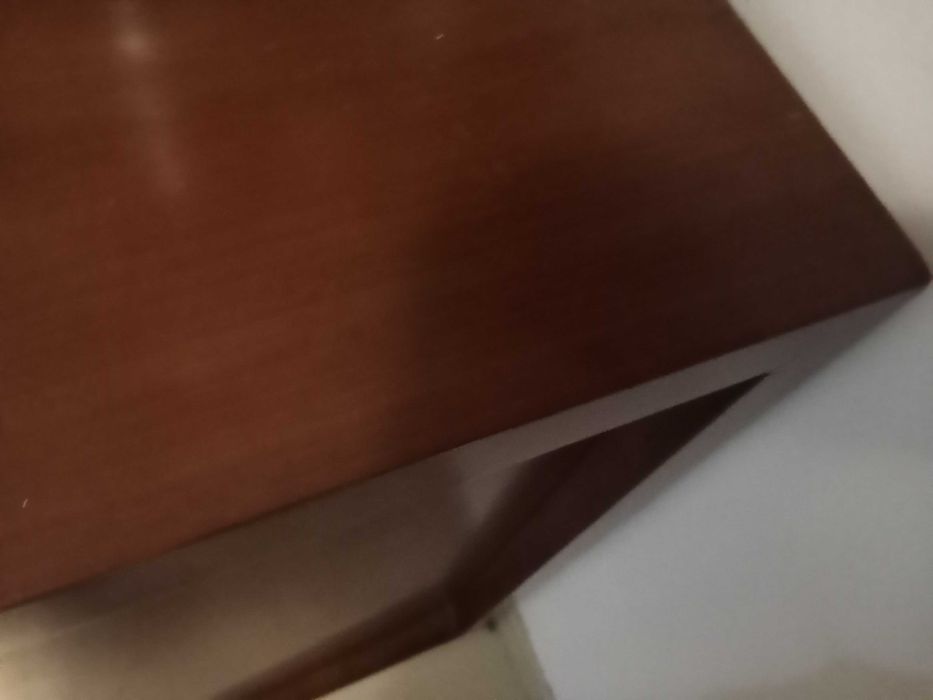 Aparador em cerejeira com 3 portas