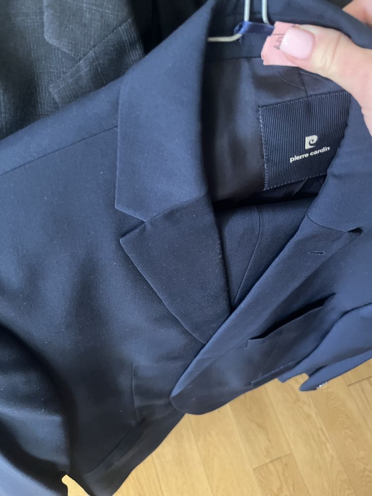 Granatowy garnitur Pierre Cardin