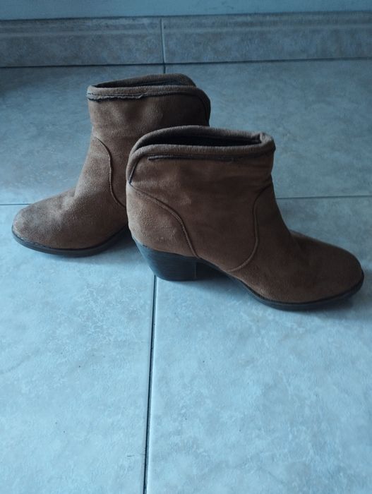 Botas, castanhas, tamanho 36