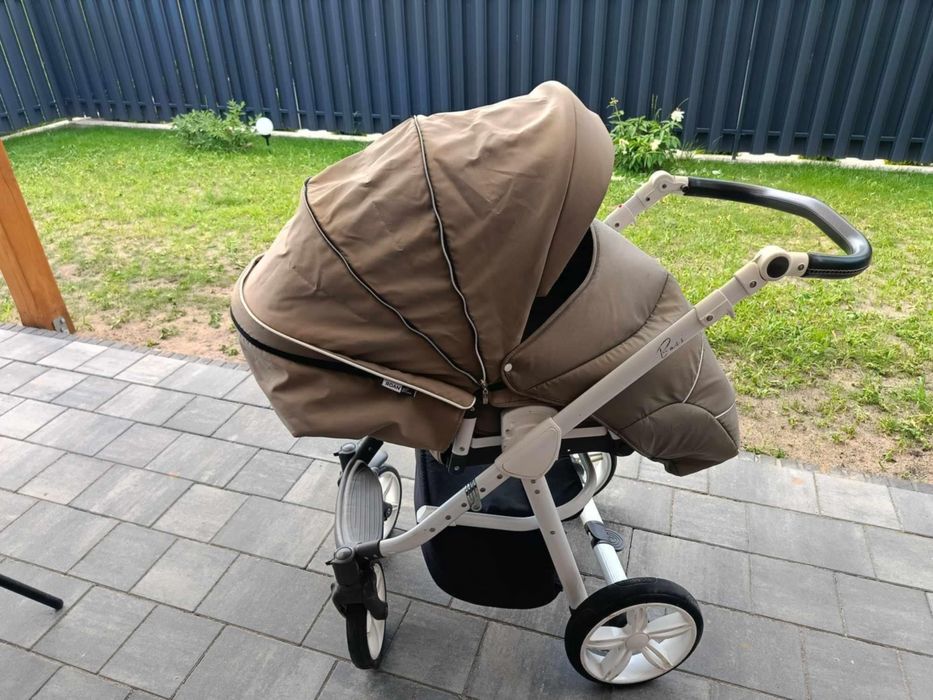 Wózek dziecięcy Roan Bass Soft 2 w 1 + fotelik z bazą isofix