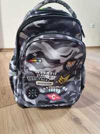 Plecak młodzieżowy na kółkach Coolpack Junior Camo Black Badge