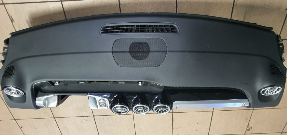 Mercedes GLB X247 deska rozdzielcza/kokpit  + ew. zestaw do przekładki