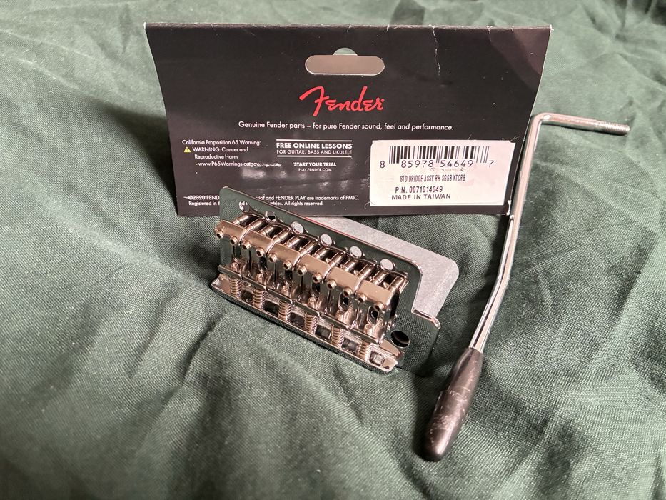 Mostek Fender (nowy) + blok i wajcha Yamaha (używane)
