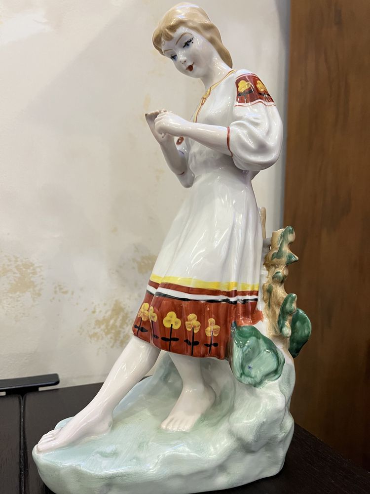 Статуэтка керамика Гадание на ромашке Чайничек