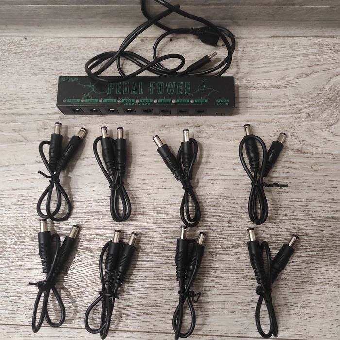 Гітарні педалі (Chorus, Distortion, Wah) + блок живлення  ціни в описі