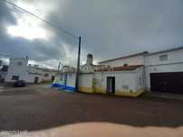 Moradia  à venda em Barbacena e Vila Fernando