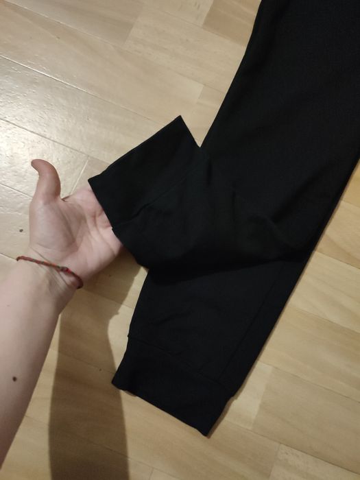Продам черные спортивные штаны весна -осень женская новая р S-44