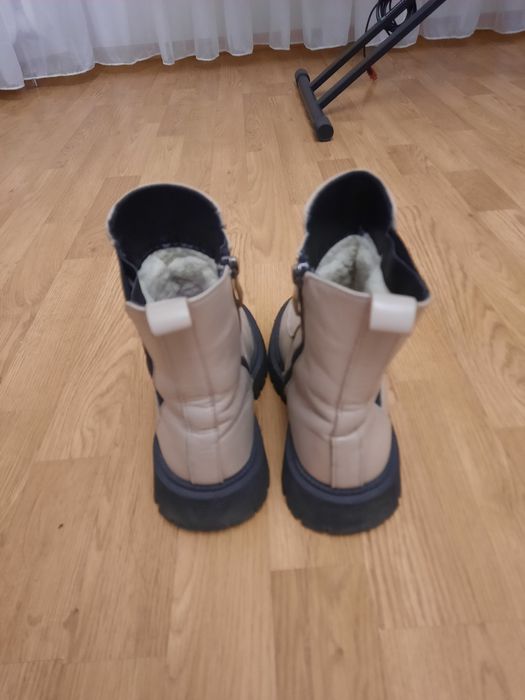 Зимові шкіряні черевики (37) на хутрі