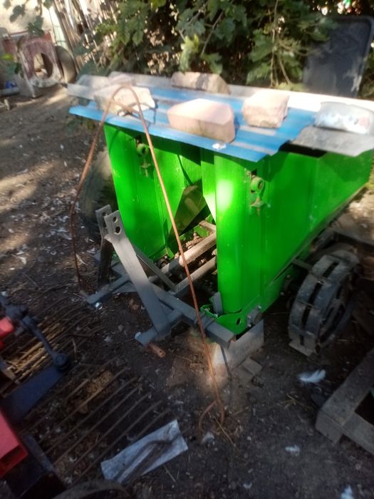 Продам трактор з навісним в хорошому стані