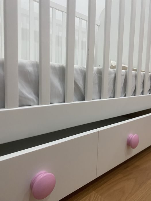 Berço de bebé branco