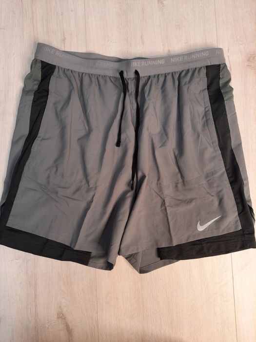 Оригінальні чоловічі шорти NIKE DRI-FIT STRIDE GREY DM4757-084
