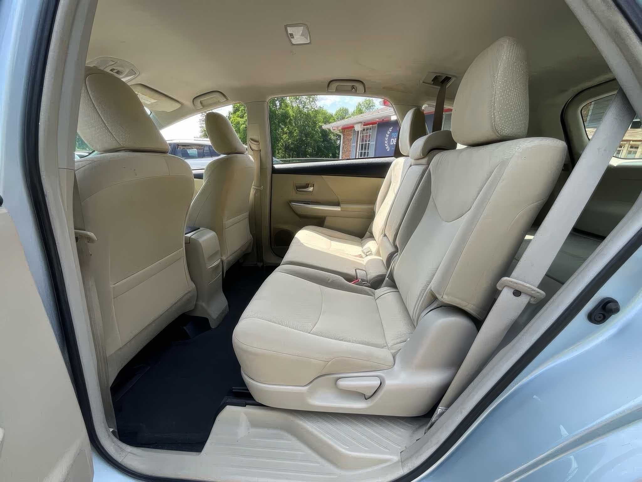 2014 Toyota Prius v Two