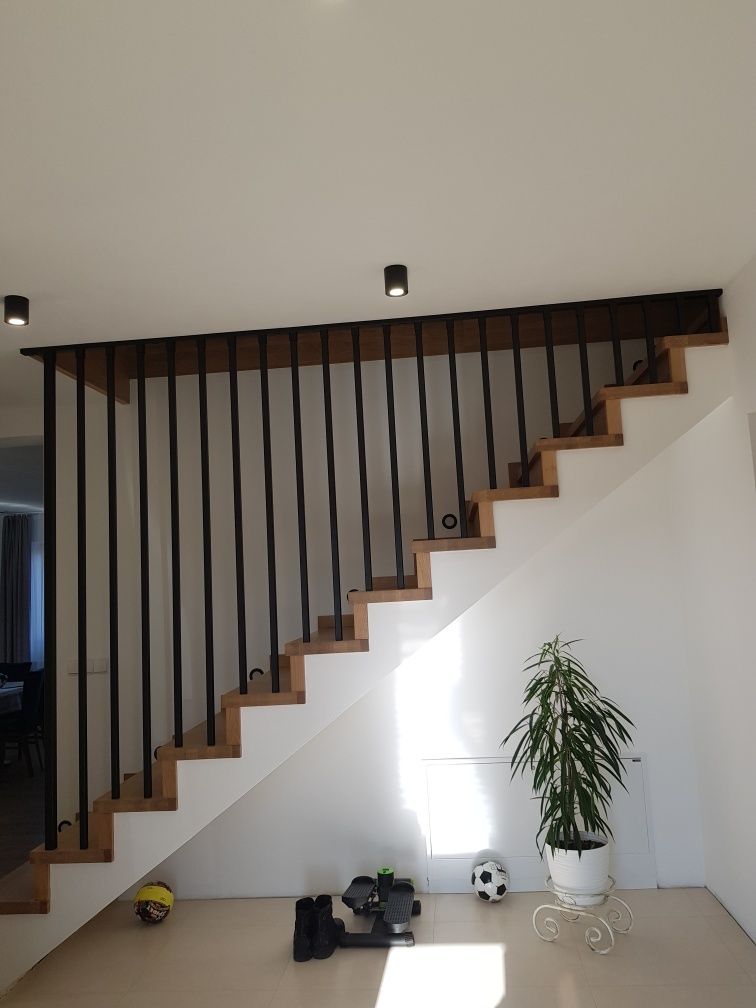 Balustrady aluminiowe nierdzewne szklane