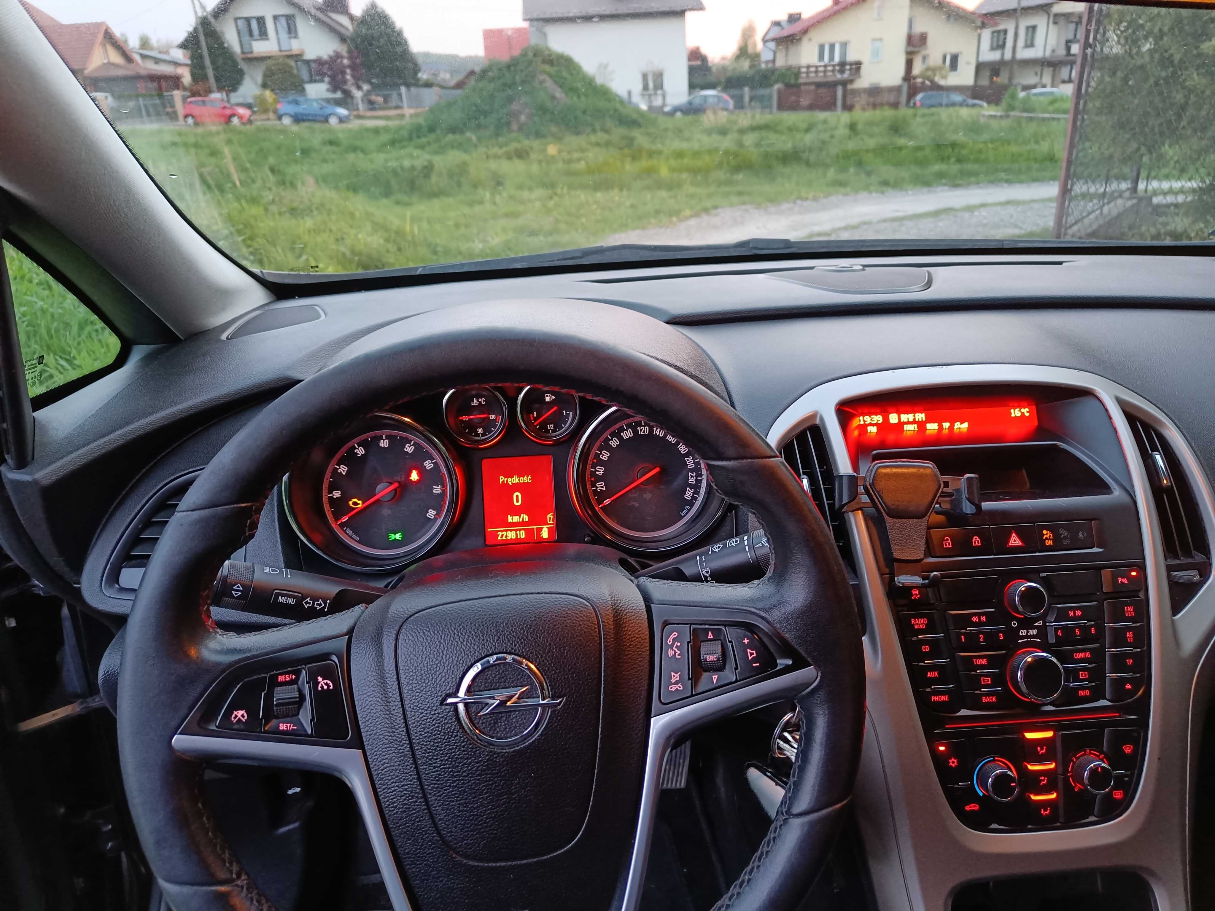 Sprzedam Opel Astra J IV 1.4 turbo