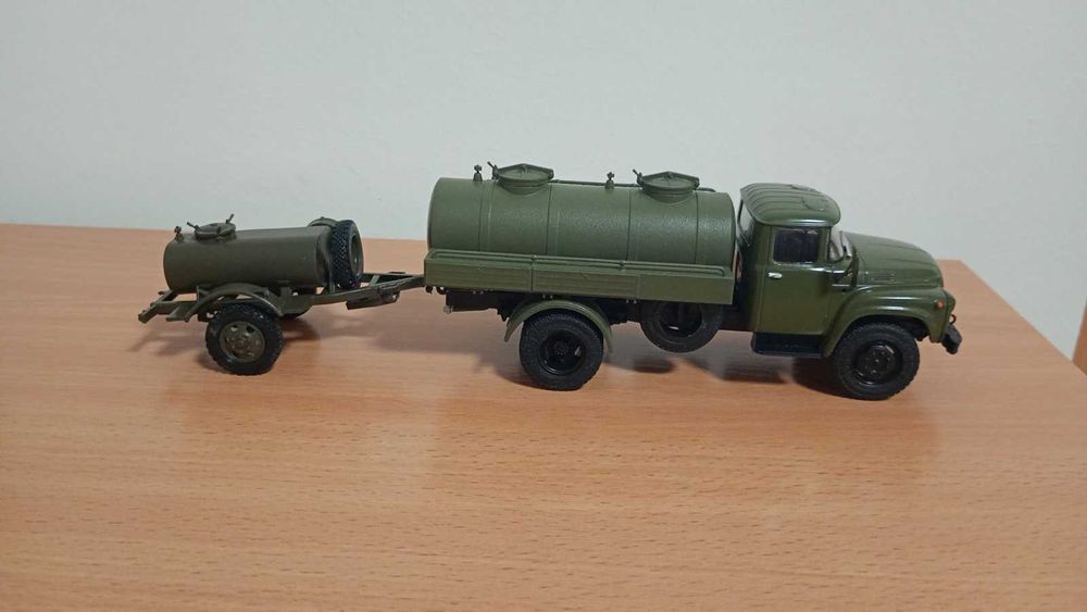 Масштабная модель 1\43  АЦПТ  зил -130