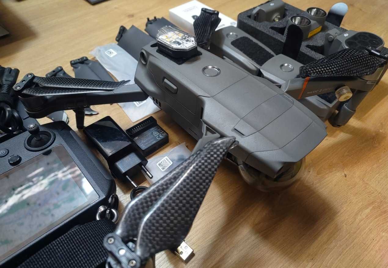 Dron DJI Mavic 2 Enterprise Dual z kamerą termowizyjną - zestaw