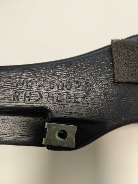 Pajero 4 Wagon воздуховоды MR460029 MR460028