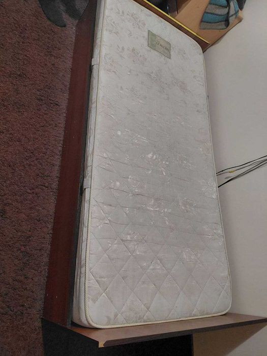 Ліжко з матрацом 90 х 190 см