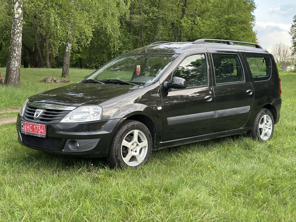 Продам автомобиль Dacia Logan MCV 2009