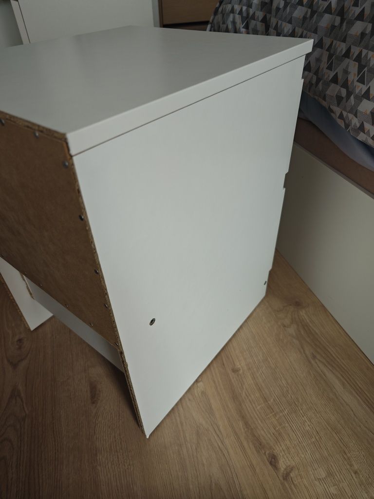 Mesa de cabeceira IKEA kullen