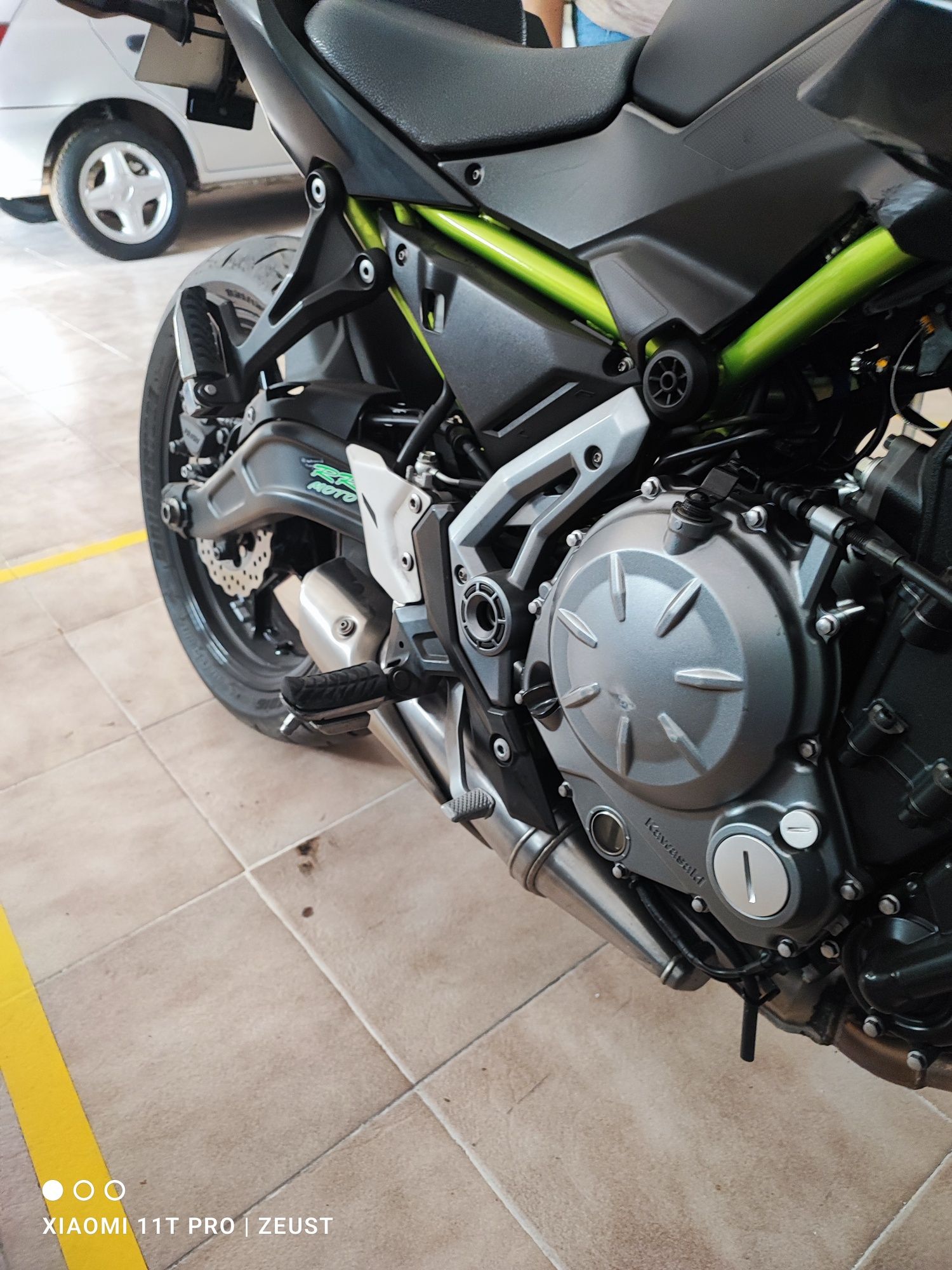 Kawasaki Z650 Acidentada