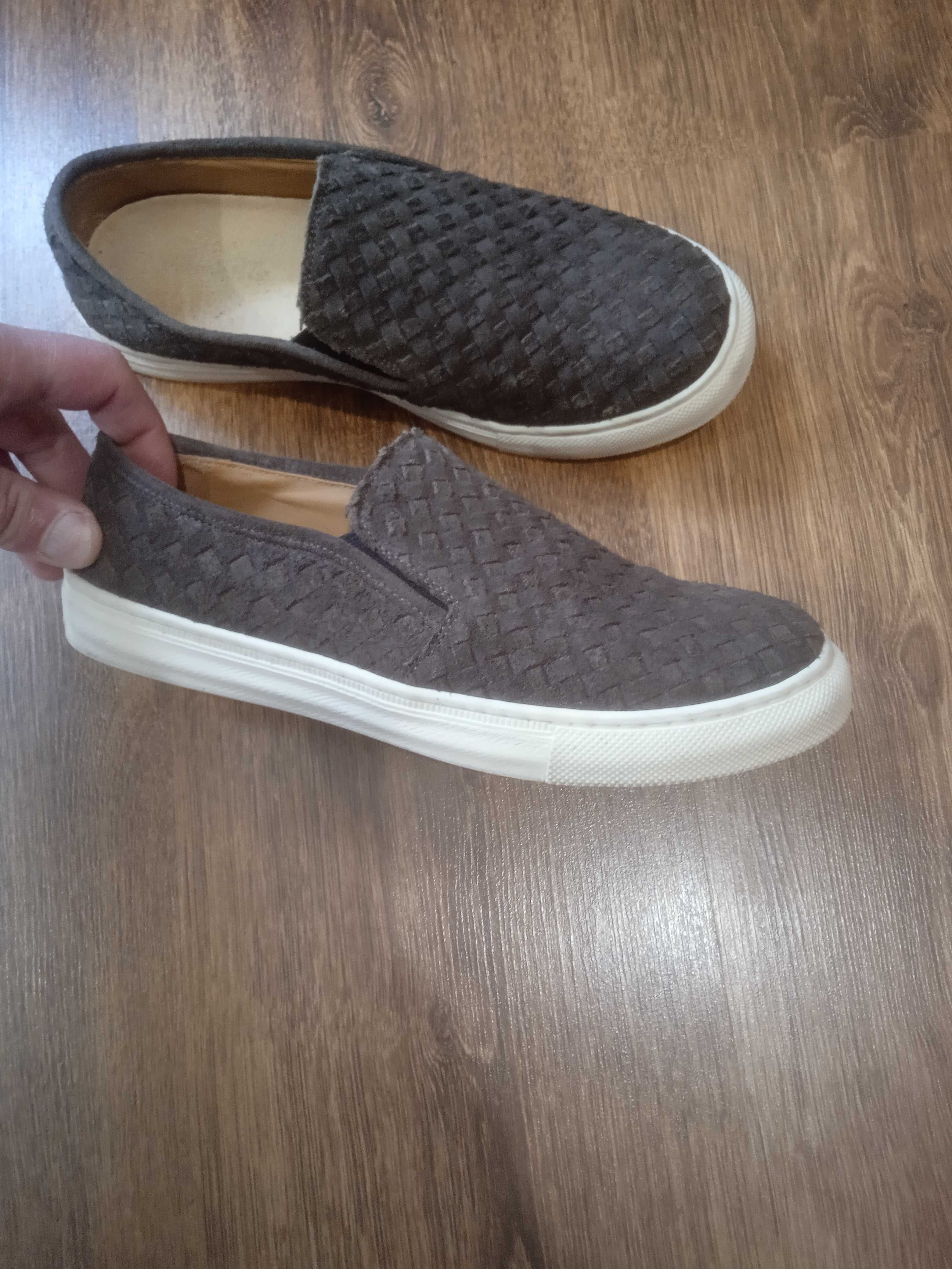 Продам жіночі замшеві мокасини бренду Malaspina