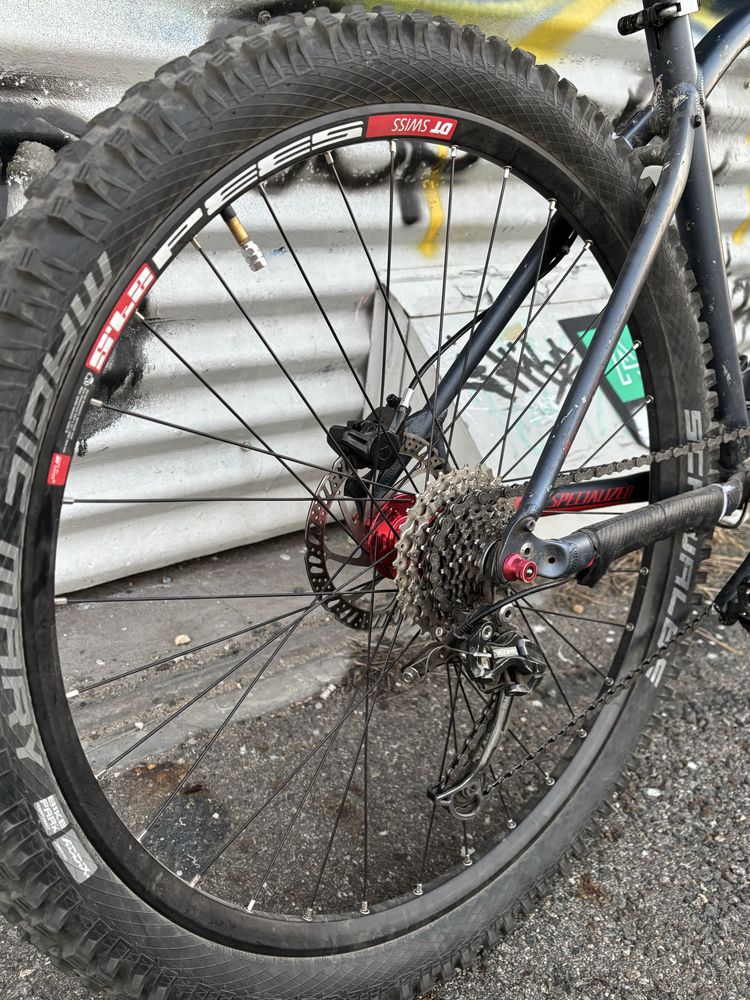 Rower górski specialized mtb 27.5 M rock shox deore magura dartmoor