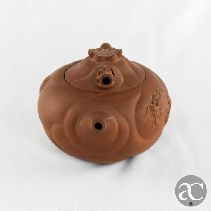 Bule Yixing em Terracota – China, feito à mão, decorado com dragões