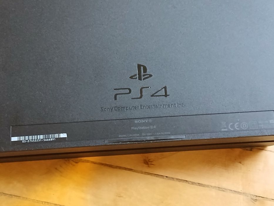 ps4 sony playstation 4 2джостика+3 игры