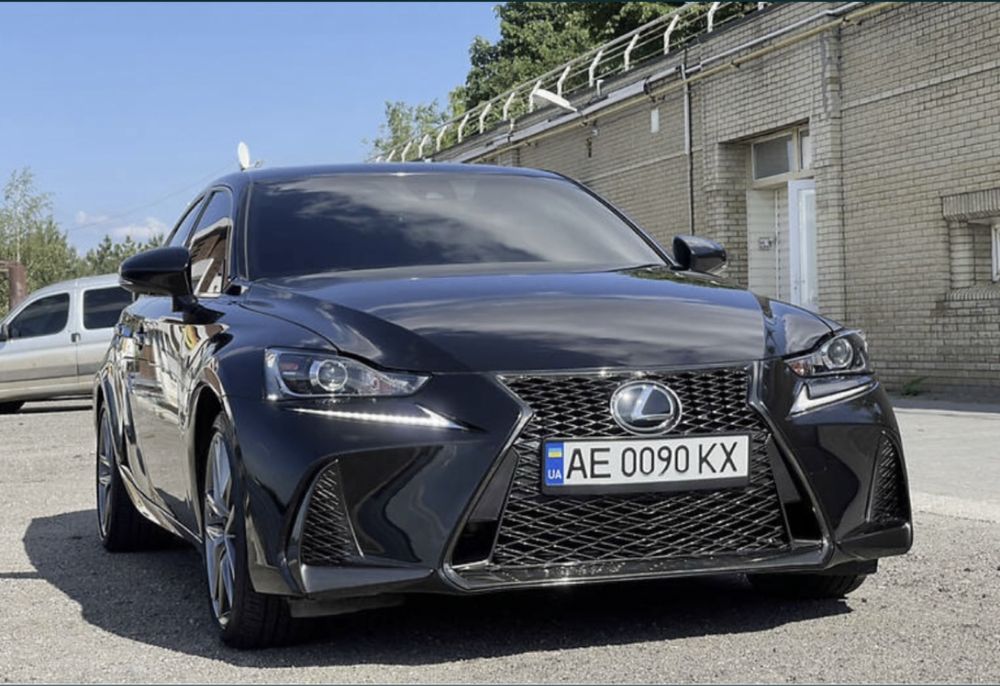 Бампер передний F-Sport Lexus IS 2017+ рестайлинг Лексус Ис 17+