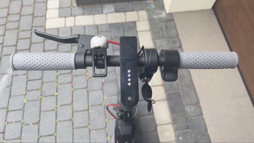 Xiaomi m365 z dodatkową baterią i stacyjką