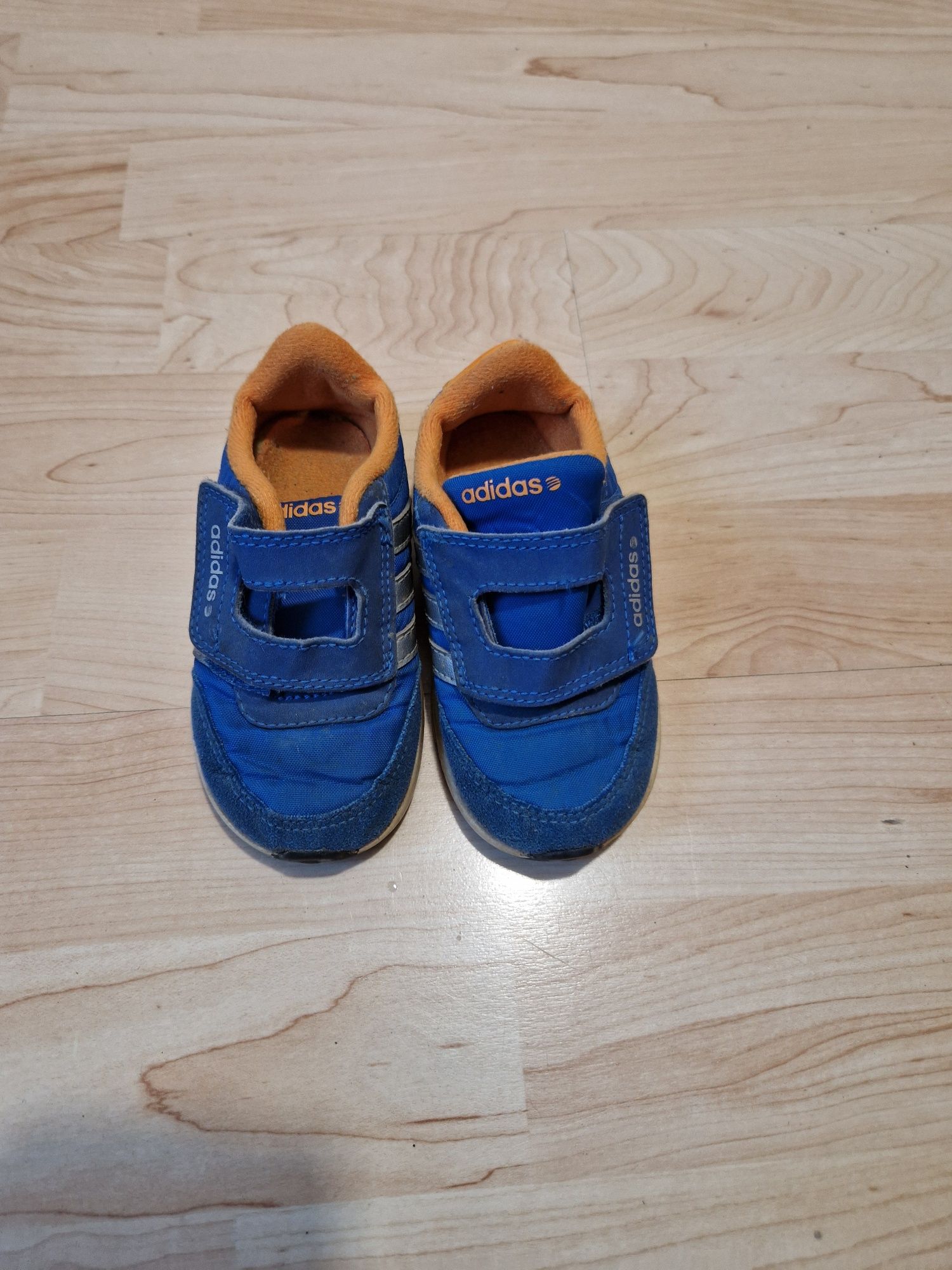 Buty chłopięce adidasy 22