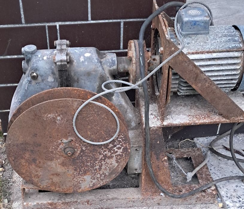 Stara Wciągrka Budowlana Silnik Marelli