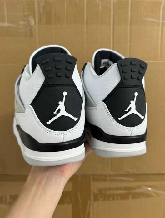 Buty Trampk Jordan 4 Retro military black R.40