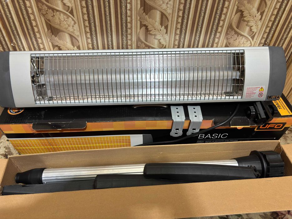 Обігрівач інфрачервоний UFO BASIC 2000-2300W у комплекті з ніжкою