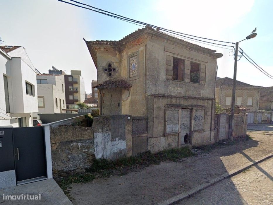 Prédio com projeto aprovado 9 quartos AL | Espinho