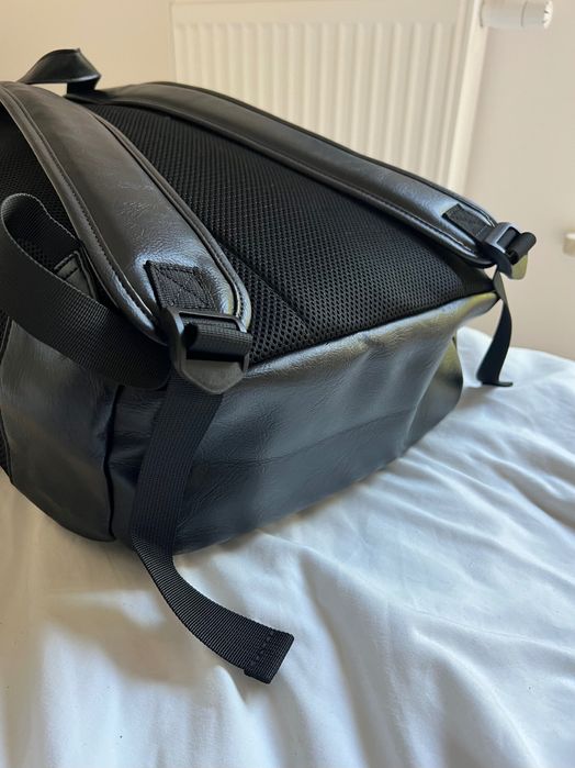 CZARNY plecak miejski eko skórzany elegancki na laptopa do pracy