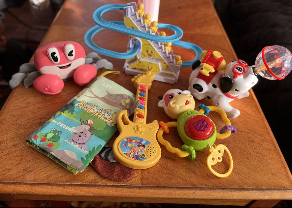 Лот дитячих іграшок